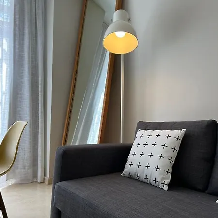 Gran Familiar, Amigos O Trabajo شقة