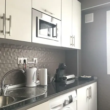 Gran Familiar, Amigos O Trabajo شقة